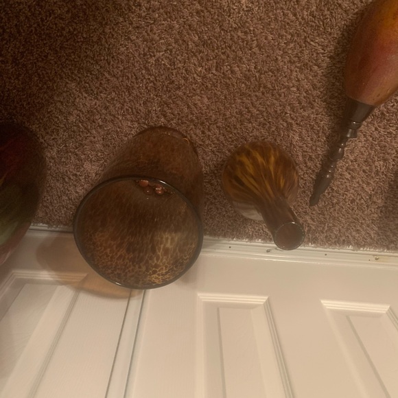 Vases - Picture 3 of 3